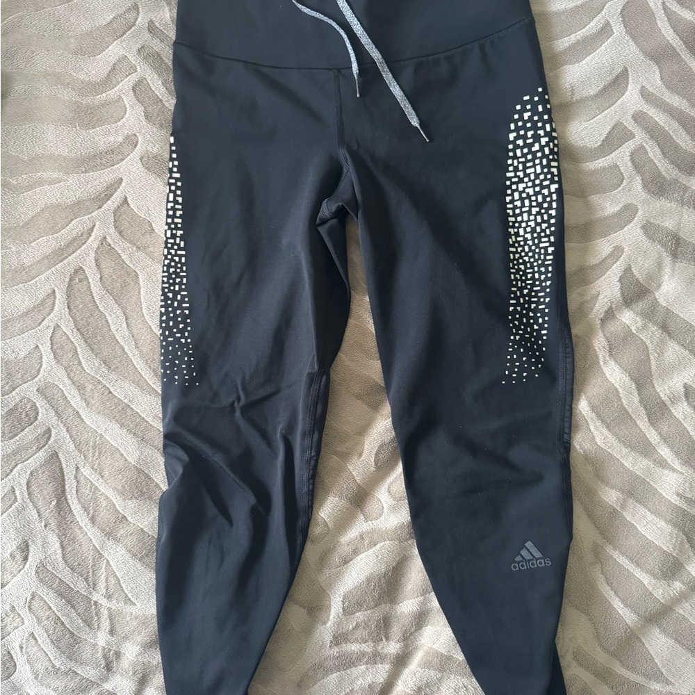 Adidas Black Performance Leggings with Sleek Design